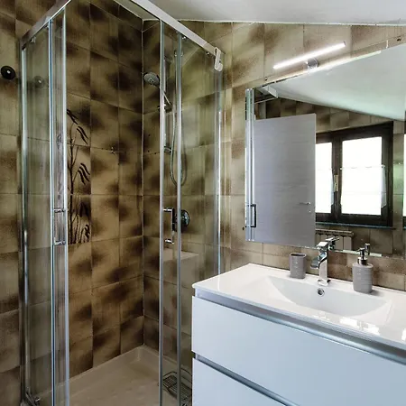 Wisteria On Apartment