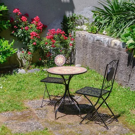 Apartment Wisteria On