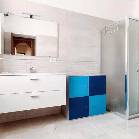 Apartment Wisteria On