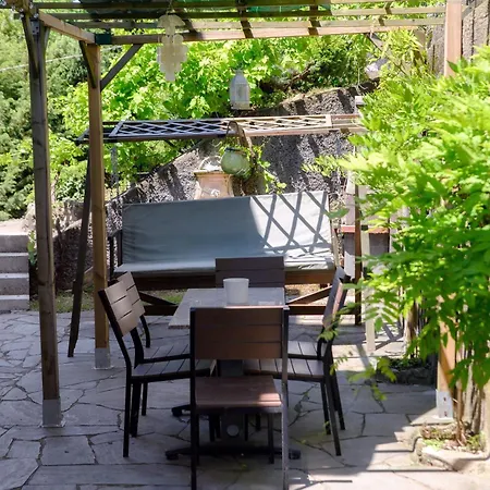 Wisteria On Апартаменты