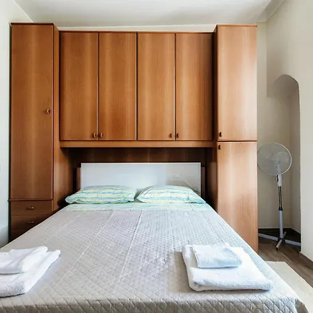 Apartment Wisteriaroom Como